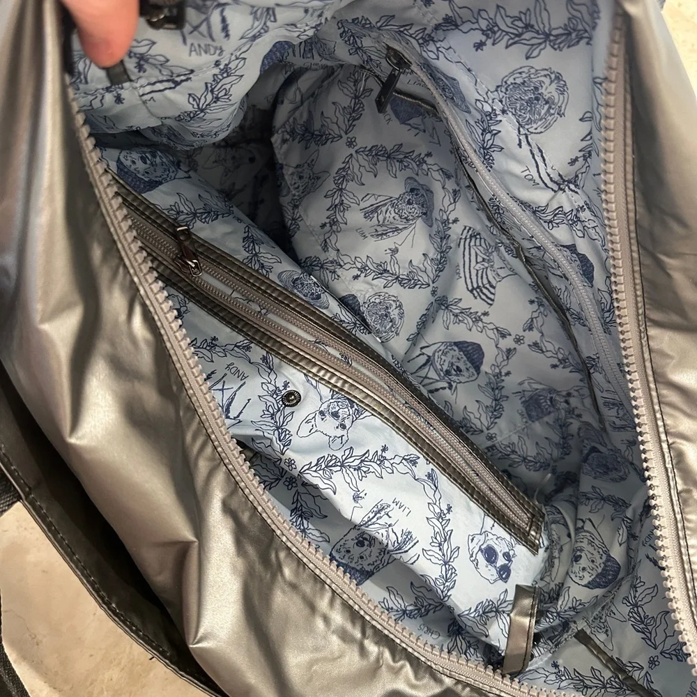 Oliver Thomas Silver and Black Diaper Bag - Picture 4 of 5